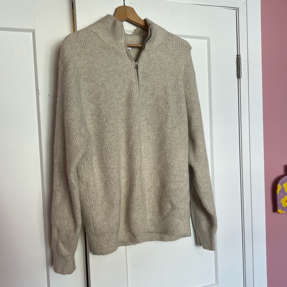 uniqlo cream / white pullover sweater - Picture 4 of 4